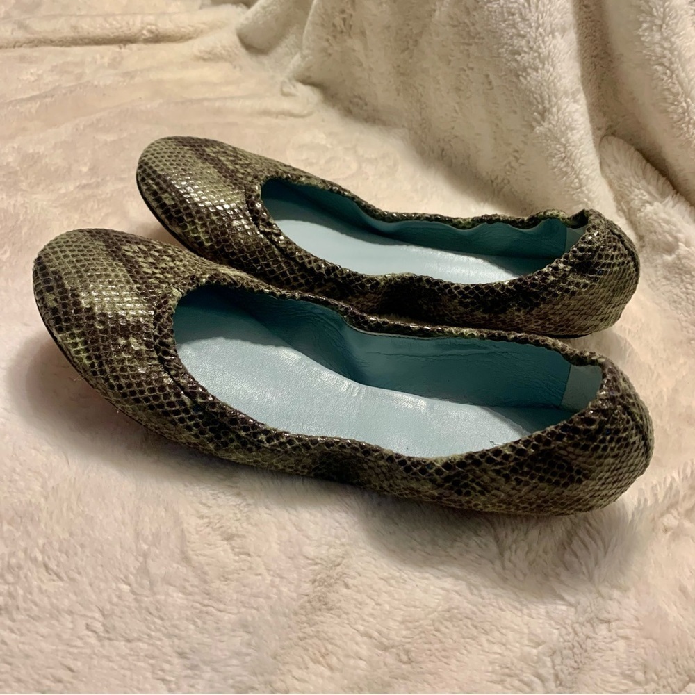 NEW Aera Flats Euro 39.5 /US 9 Ballet Slipper Style Green Python Animal Print - Picture 7 of 16